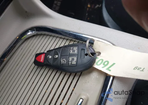 2014 Dodge Grand Caravan Sxt z USA, uszkodzony, nr VIN 2C4RDGCG6ER391228